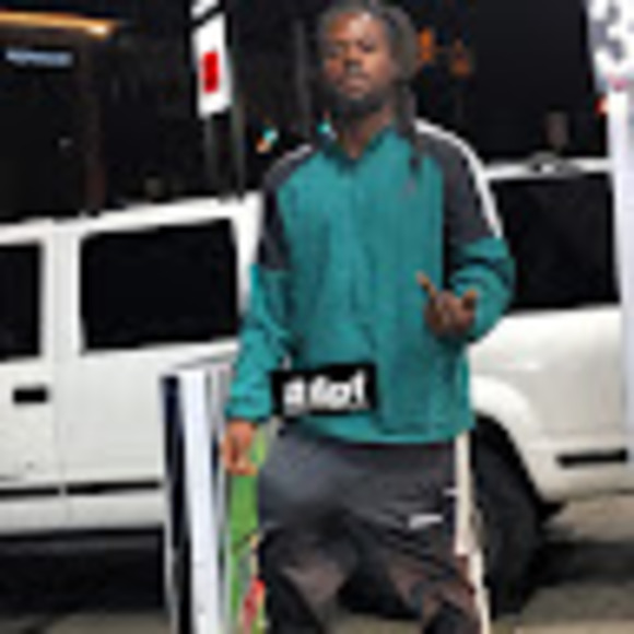 Meet your Posher, Kenneth - Picture 1 of 1